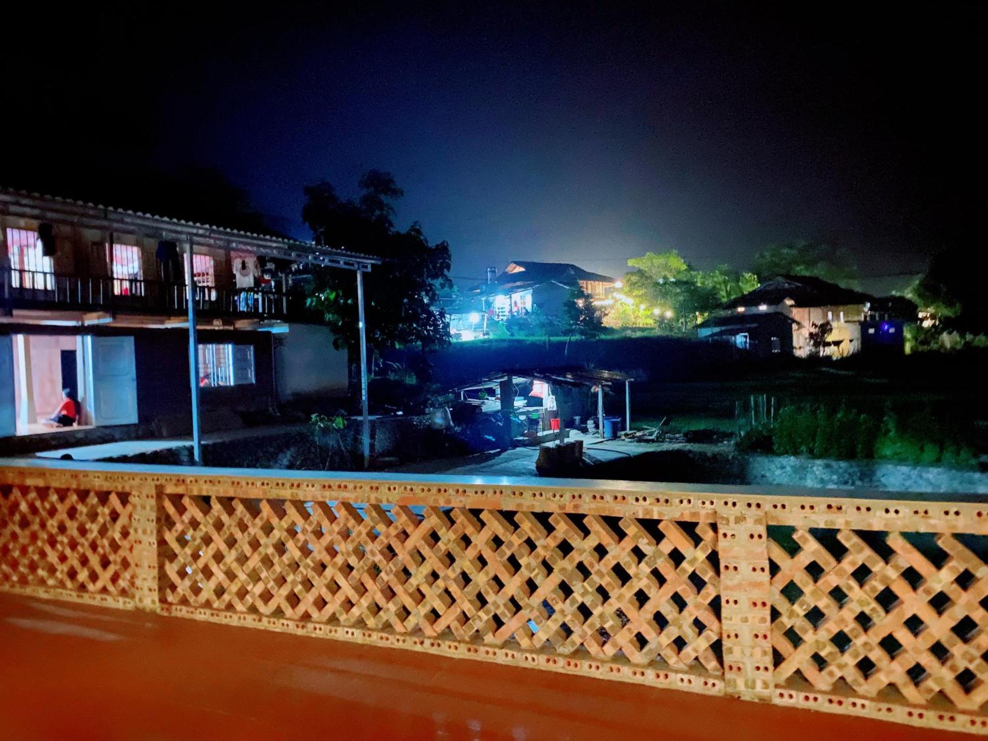 Duy Homestay Du Gia Làng Cac Exteriör bild
